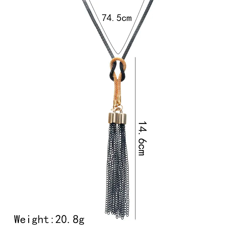 Chic Tassel Pendant Necklace: Winter's Statement Accessory.