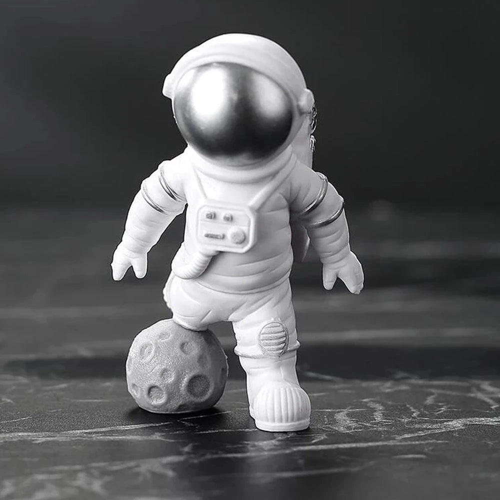 4 pcs Astronaut Figure Statue Figurine Spaceman Sculpture Educational Toy Desktop Home Decoration