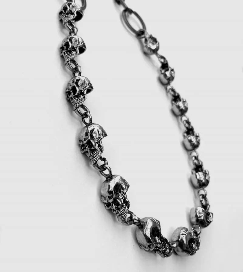 Gothic Punk Skull Wallet Chain: Vintage Biker Fashion Accessory.